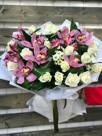 Букет цветов из: Розы и Хризантемы в Большое Алексеевское