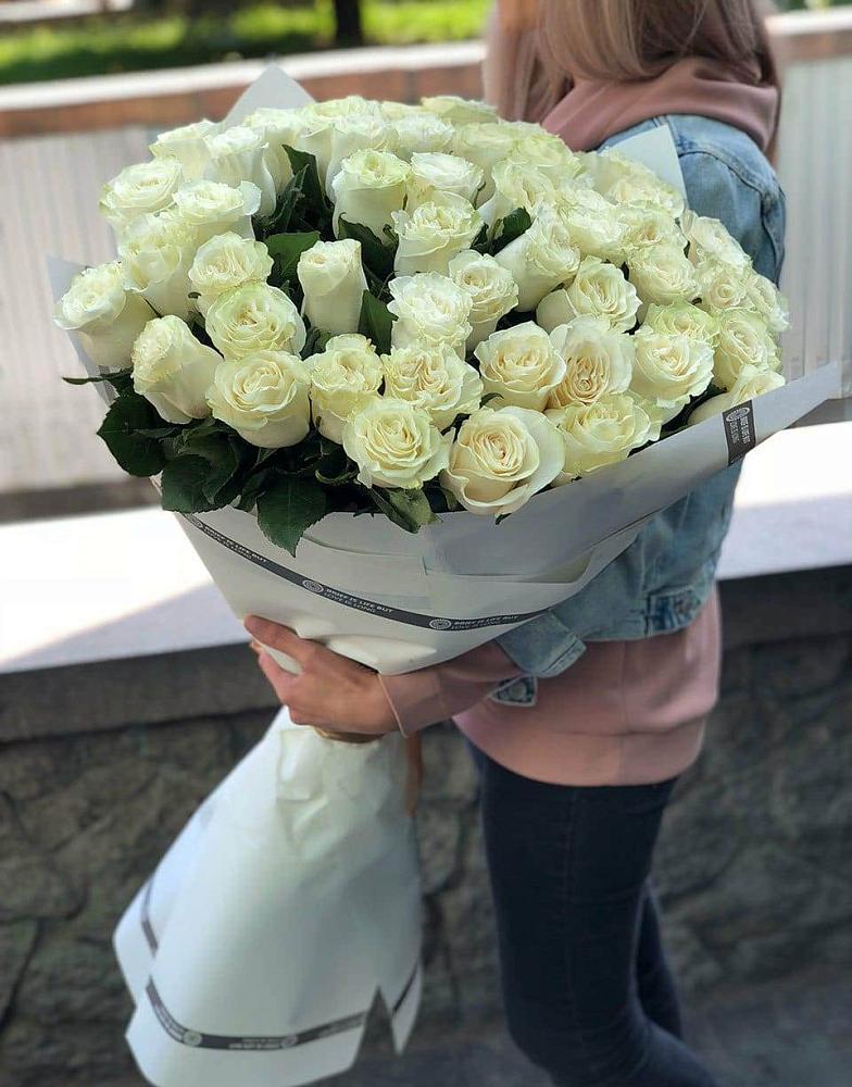 35 Белых роз в Большое Алексеевское Букет 35 Белых роз в Большое Алексеевское