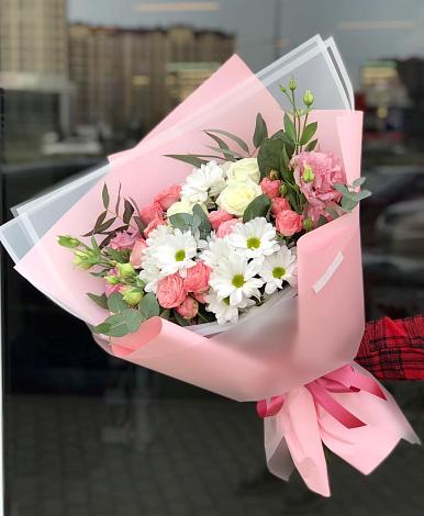 Букет цветов из: Розы, Лизиантусы и Хризантемы в Большое Алексеевское